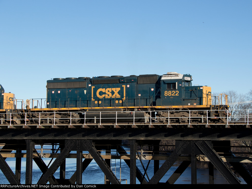 CSXT 8822